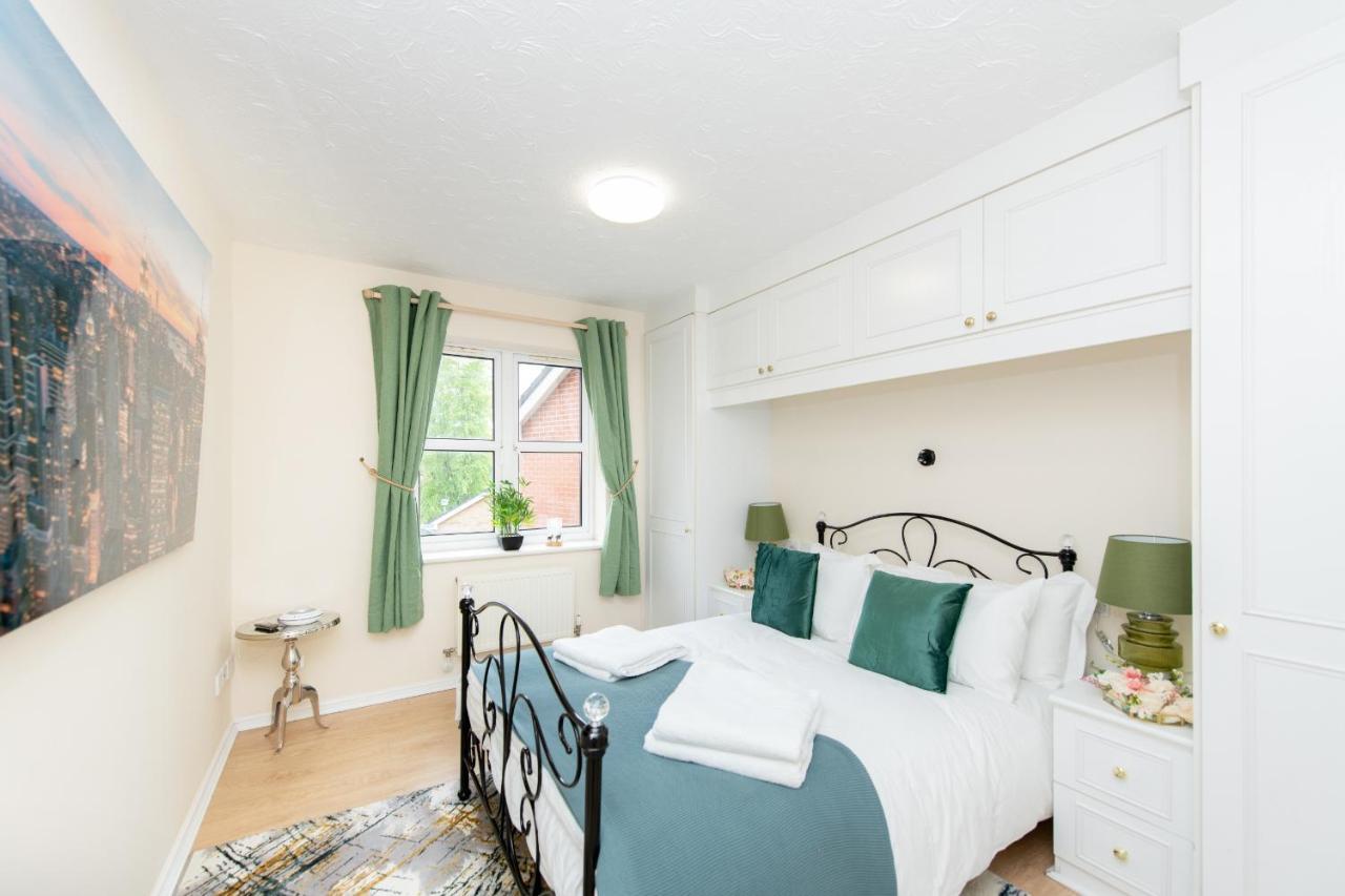 Escape The Matrix - 2 Bed Flat In City Centre With Free Parking Southampton Exterior foto