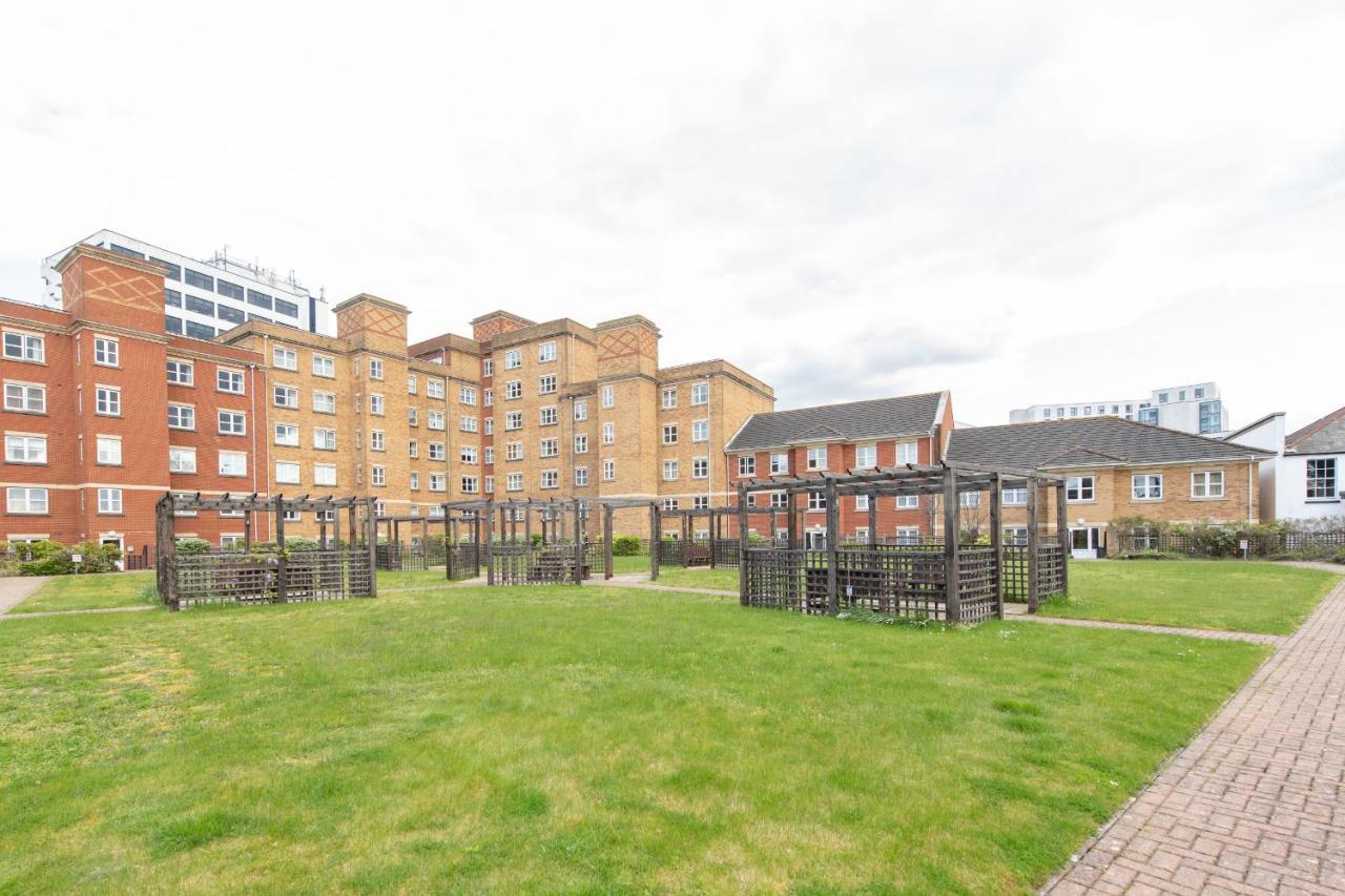 Escape The Matrix - 2 Bed Flat In City Centre With Free Parking Southampton Exterior foto